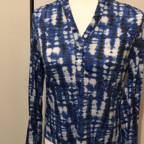 Life Style blue tie dye long sleeve blouse. Size Petite Medium. - Picture 2 of 6